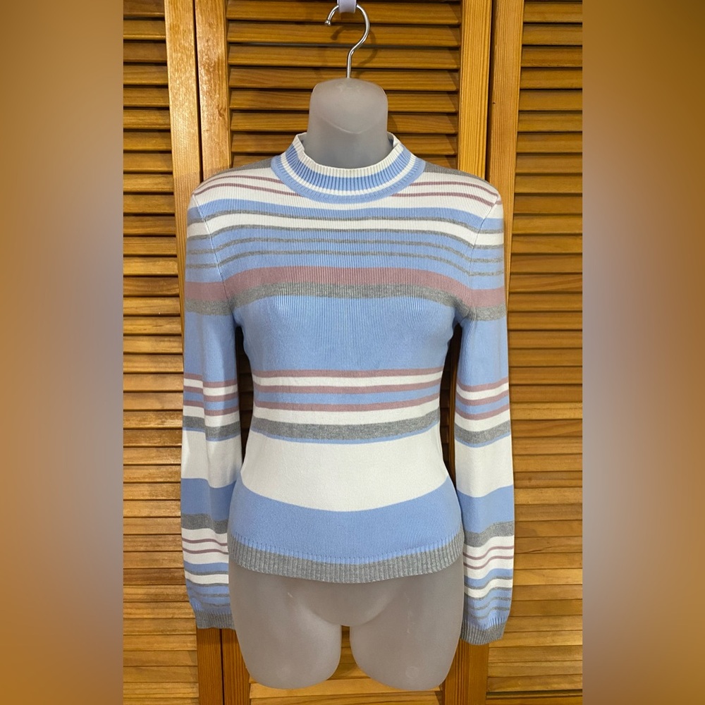 Forever 21 Contemporary sweater top